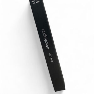 Nude envie Lip Liner Choose your Color NIB